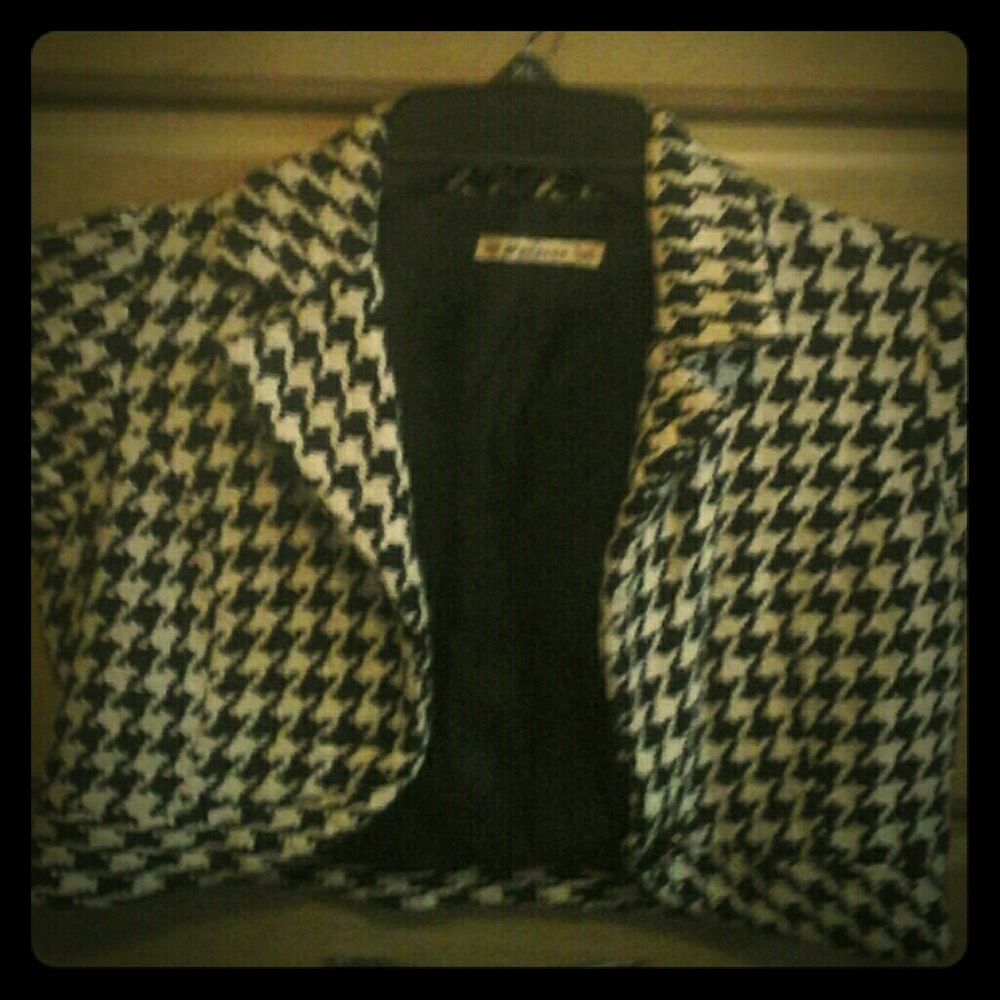 Houndstooth crop blazer